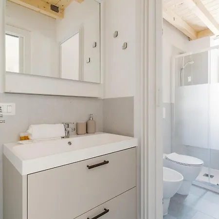 Guesthost - Mm2 Lambrate Bright Apartament Mediolan